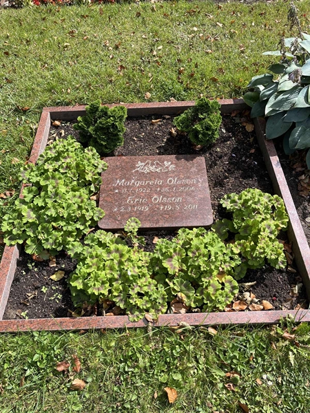 Grave number: NK Urn XVIII    53