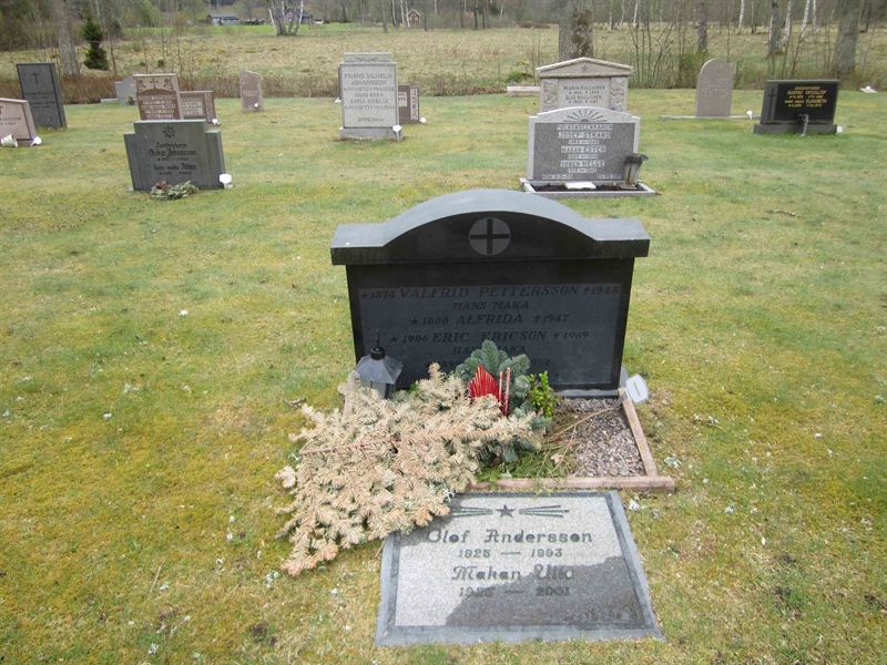 Grave number: 07 L    3