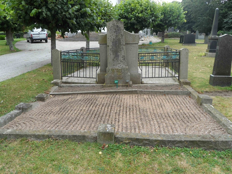 Grave number: SK B    72, 73, 74