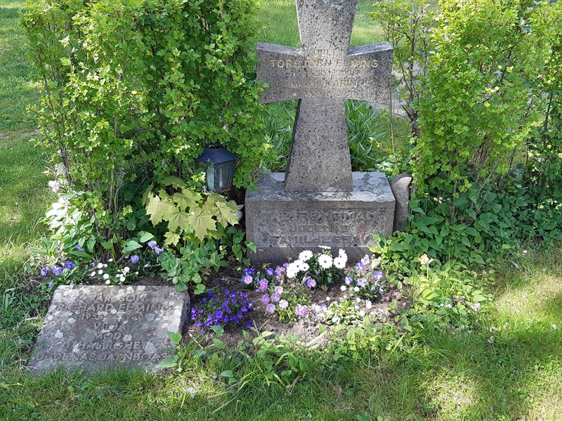 Grave number: JÄ 02    45