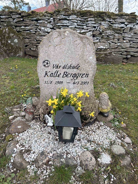 Gravnummer: FA   240