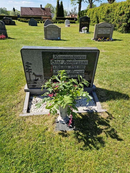 Grave number: 04 E    9, 10