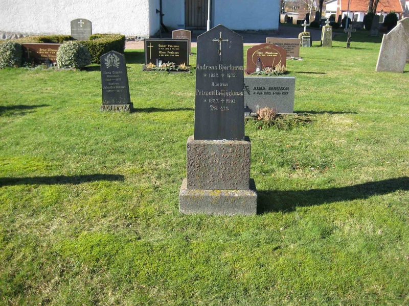 Grave number: ÖKK 7    36