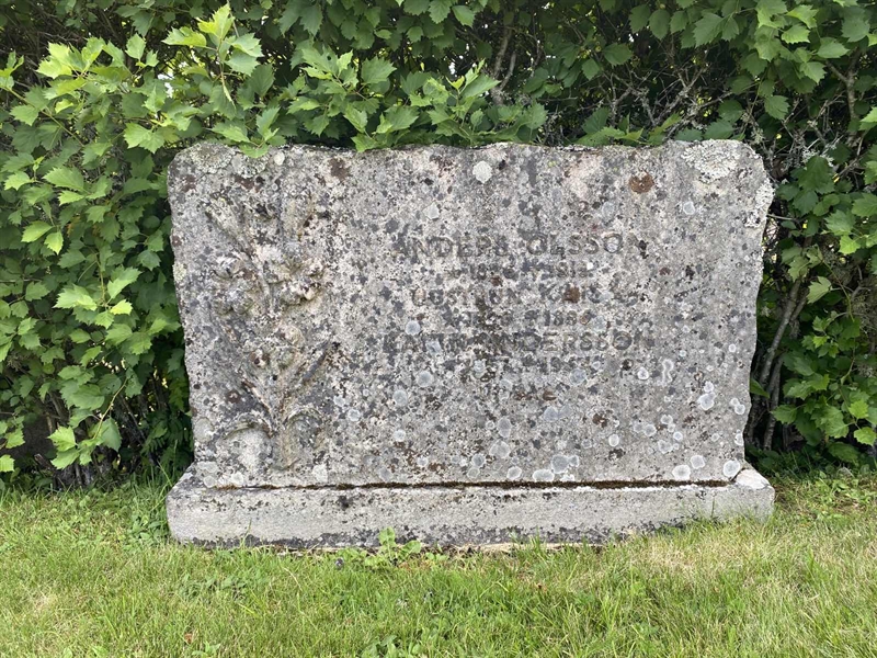 Grave number: 8 1 02   167a-b