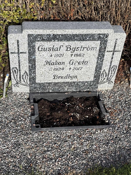 Grave number: 4 N ND    82