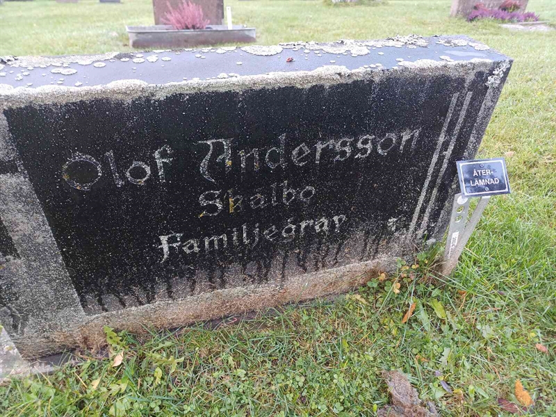 Grave number: JÄ 1 B 3924, 3925, 3926