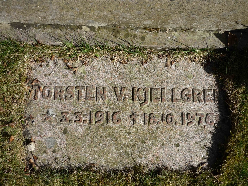 Grave number: ÖD 04    7, 8