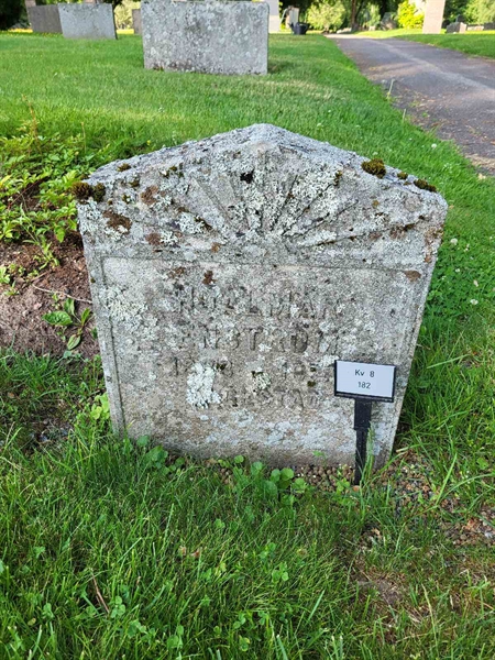 Grave number: kö 01 08   182