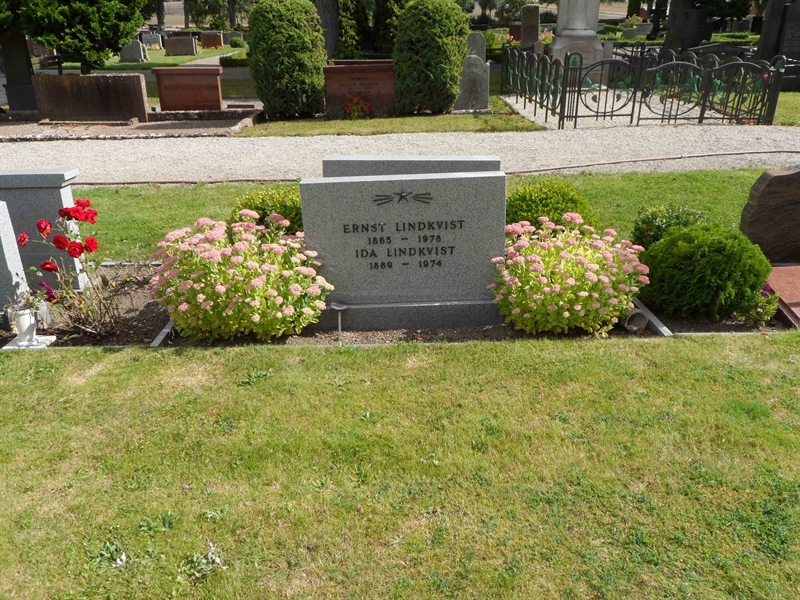 Grave number: SK D   200, 201