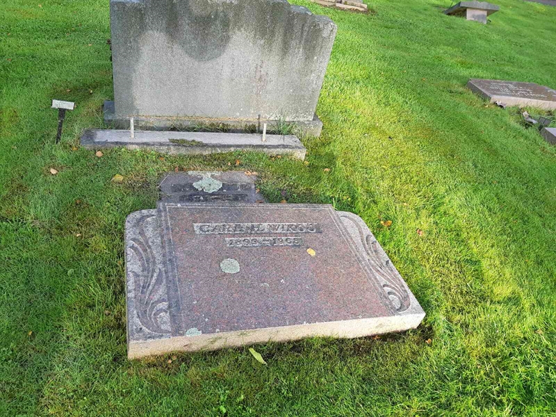 Grave number: Fr 7   296-297