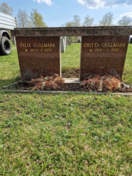 Grave number: 501 05 675-678