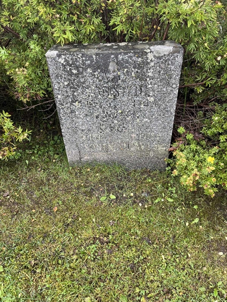 Grave number: 4 02   215