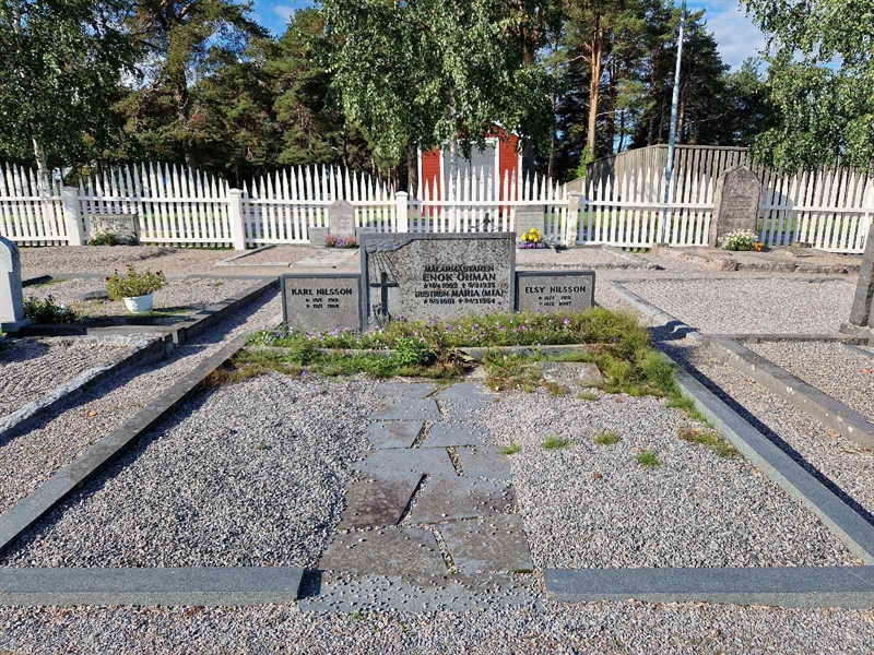 Grave number: 2 06   173