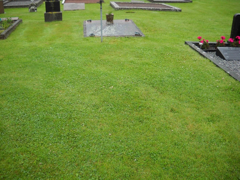 Grave number: 1 05   45