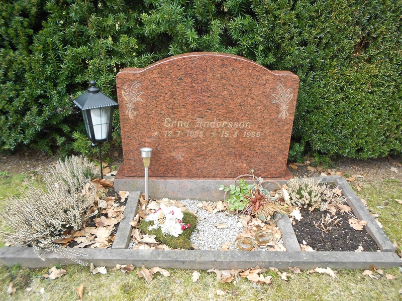 Grave number: NÅ N3   147, 148