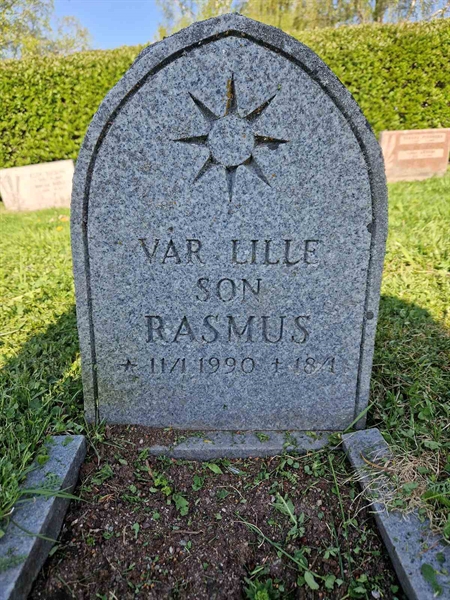Grave number: 501 23 4705