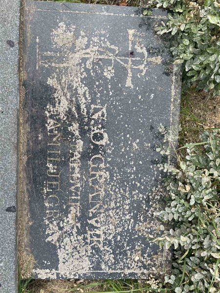 Grave number: 001 1   255