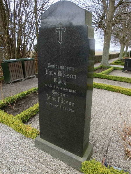 Grave number: SÅ 018:02