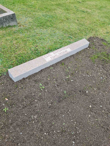 Grave number: F 04   216, 217