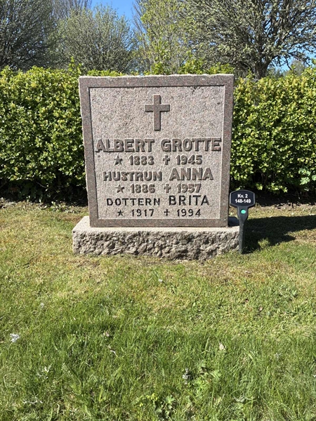 Hautatunnus: 33 2   148-149