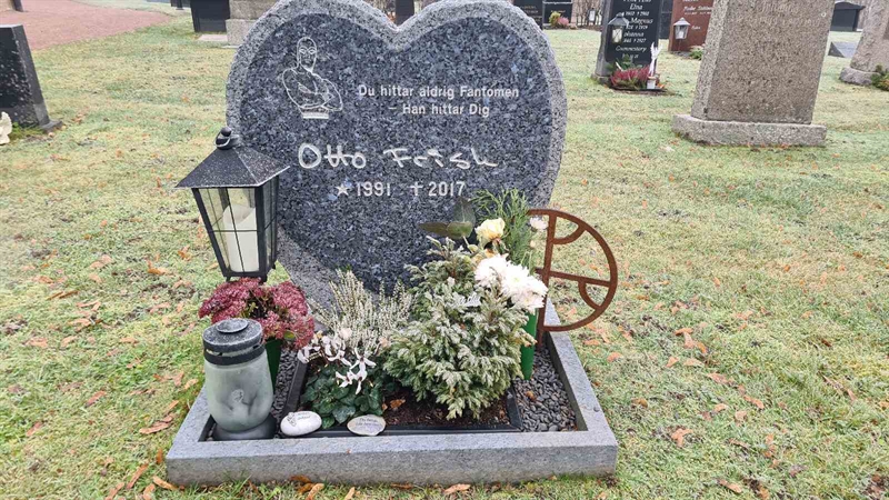Grave number: M G 14 3-4