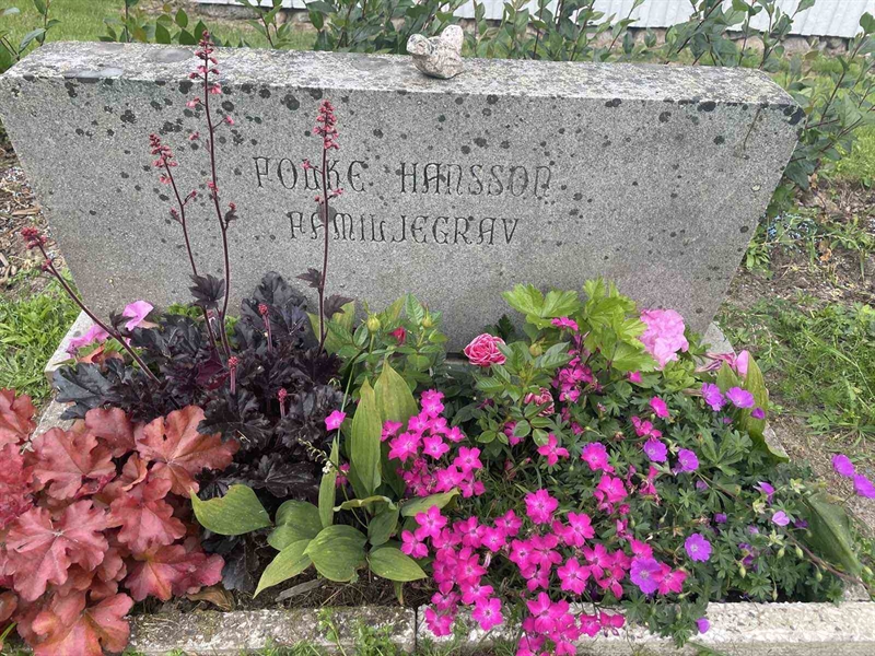 Grave number: 001 1   362