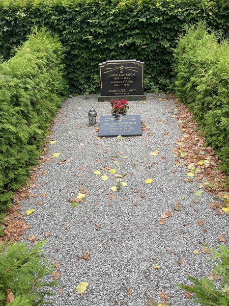 Grave number: NK II    15
