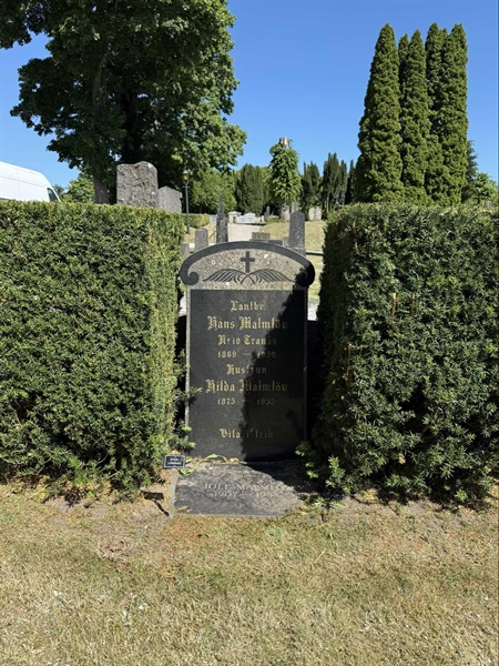 Grave number: TR 3 1    37