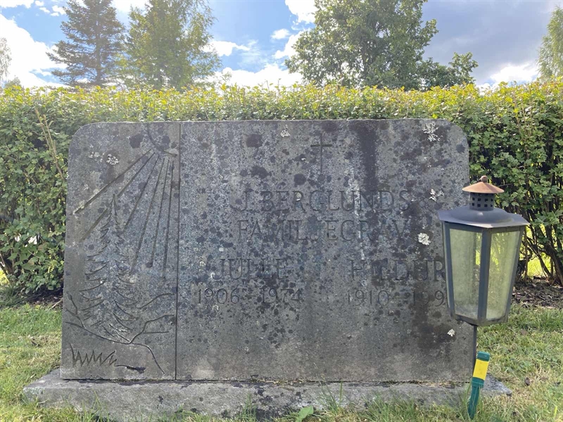 Grave number: 1 18 67, 68