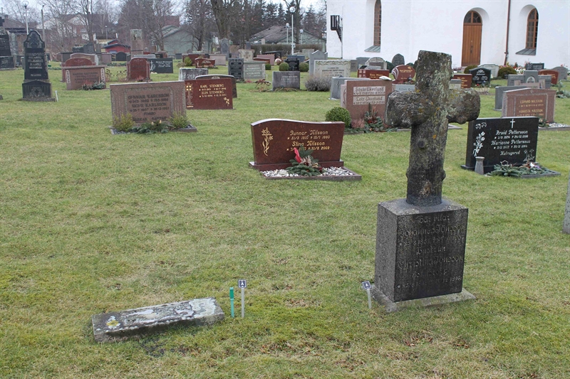 Grave number: ÖKK 6   300, 301, 302