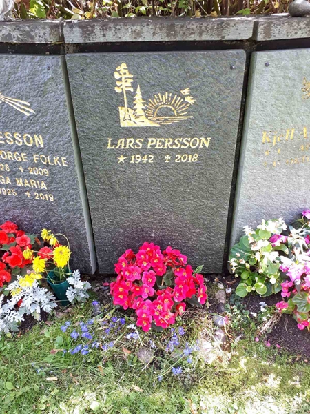 Gravnummer: GK U 4   327