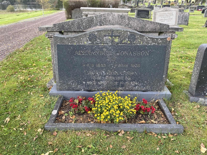 Grave number: 4 Me 07    61-62