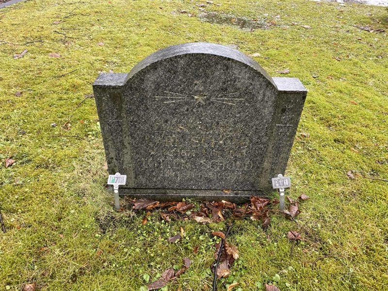 Grave number: 1 P    70-71