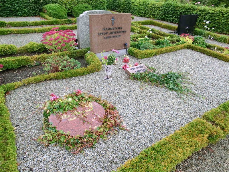 Grave number: ÖT NYA 164-167
