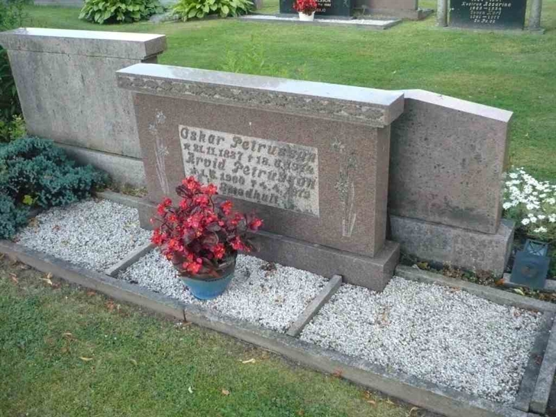 Grave number: SKF D   215, 216