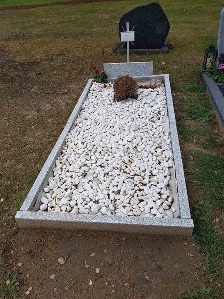 Grave number: 01 17030