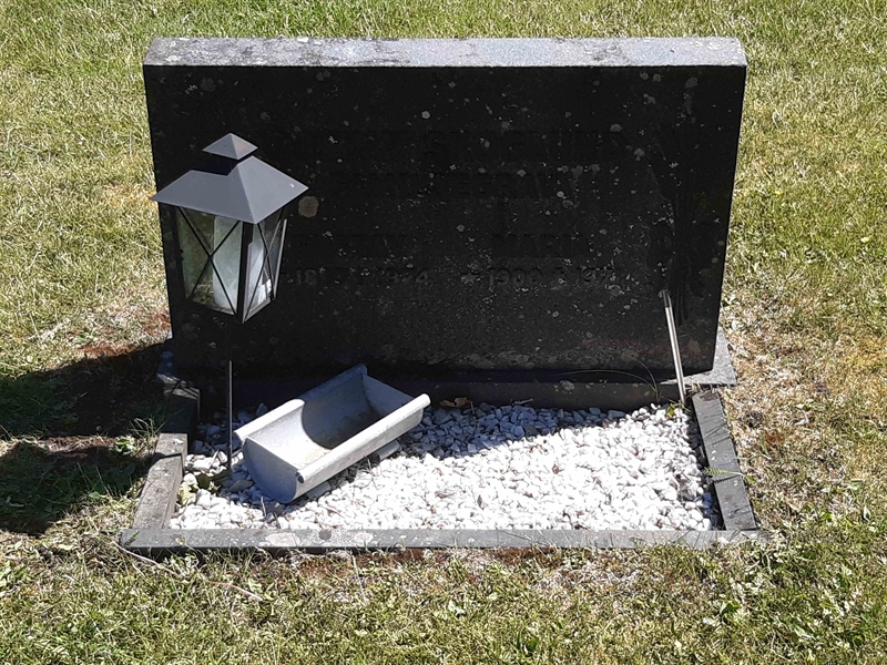 Grave number: JÄ 11    44