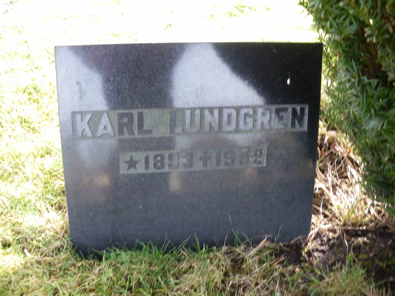 Grave number: HÖB NA04    23