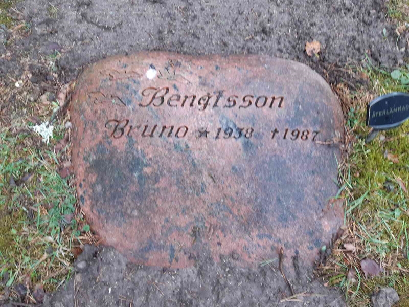 Grave number: 06 U c    84