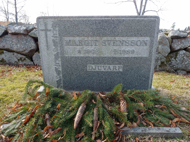 Grave number: SV 8   33