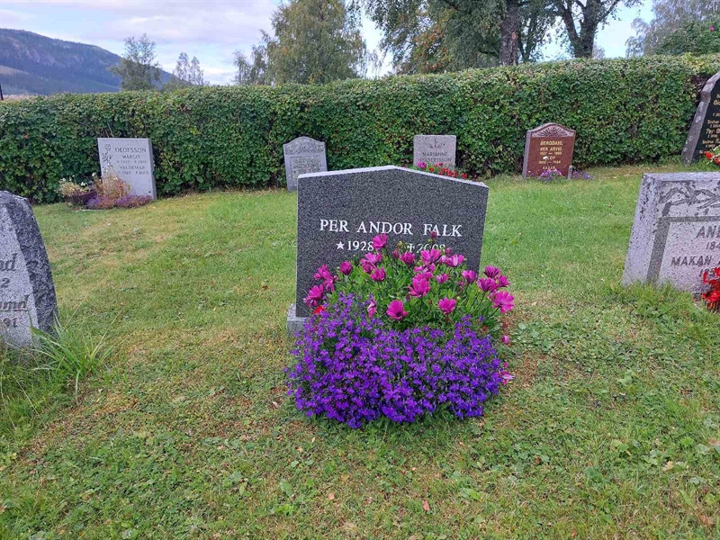 Grave number: K K    40