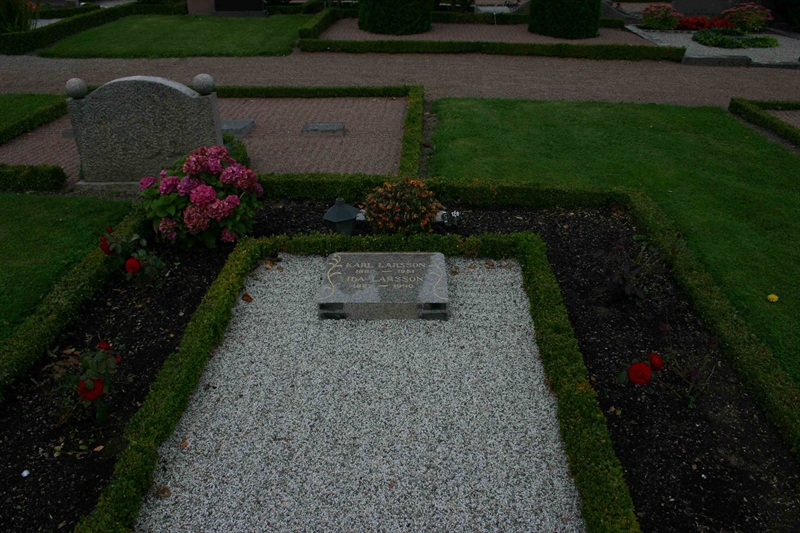 Grave number: NK SD B   128a, 128b