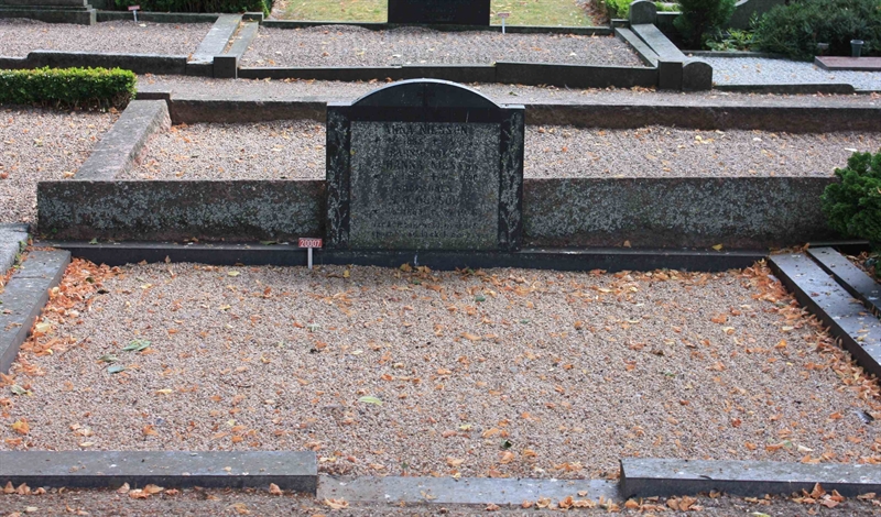 Grave number: Ö 20y     9, 10