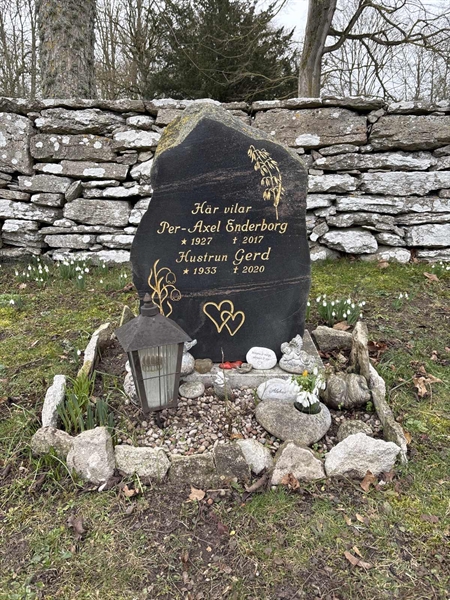 Grave number: G E 14