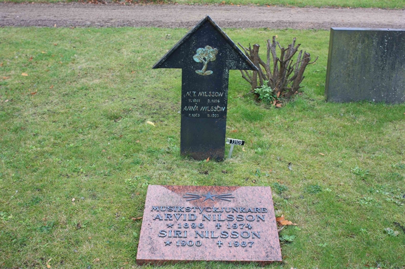 Grave number: Ö 13i   184, 185