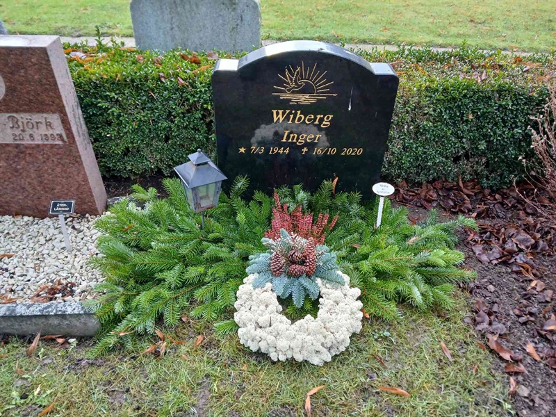 Grave number: Si U    14