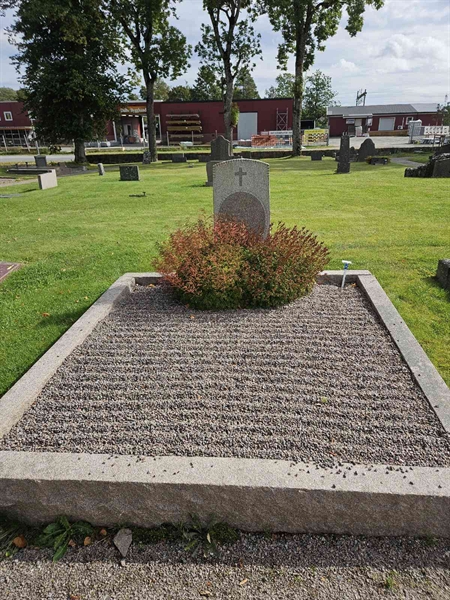 Grave number: Fr 2   214-215