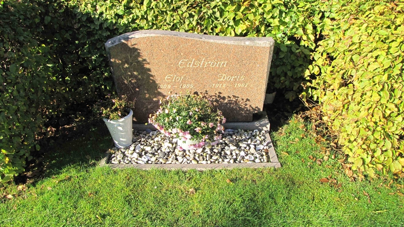 Grave number: HN BJÖRK   179, 180