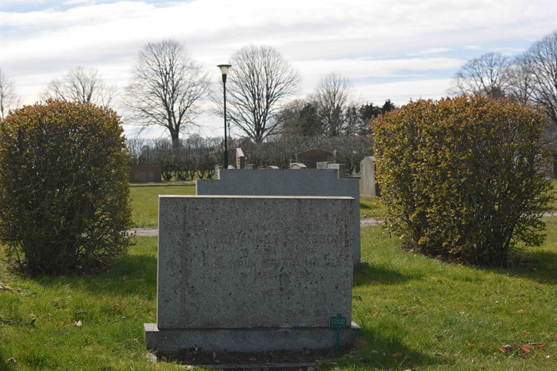 Grave number: B2 5   143