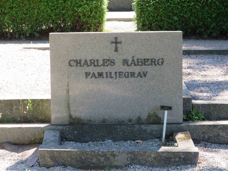 Grave number: HÖB 15    30